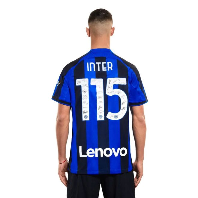 篮球勇士教练组进行临场换人调整收好效果