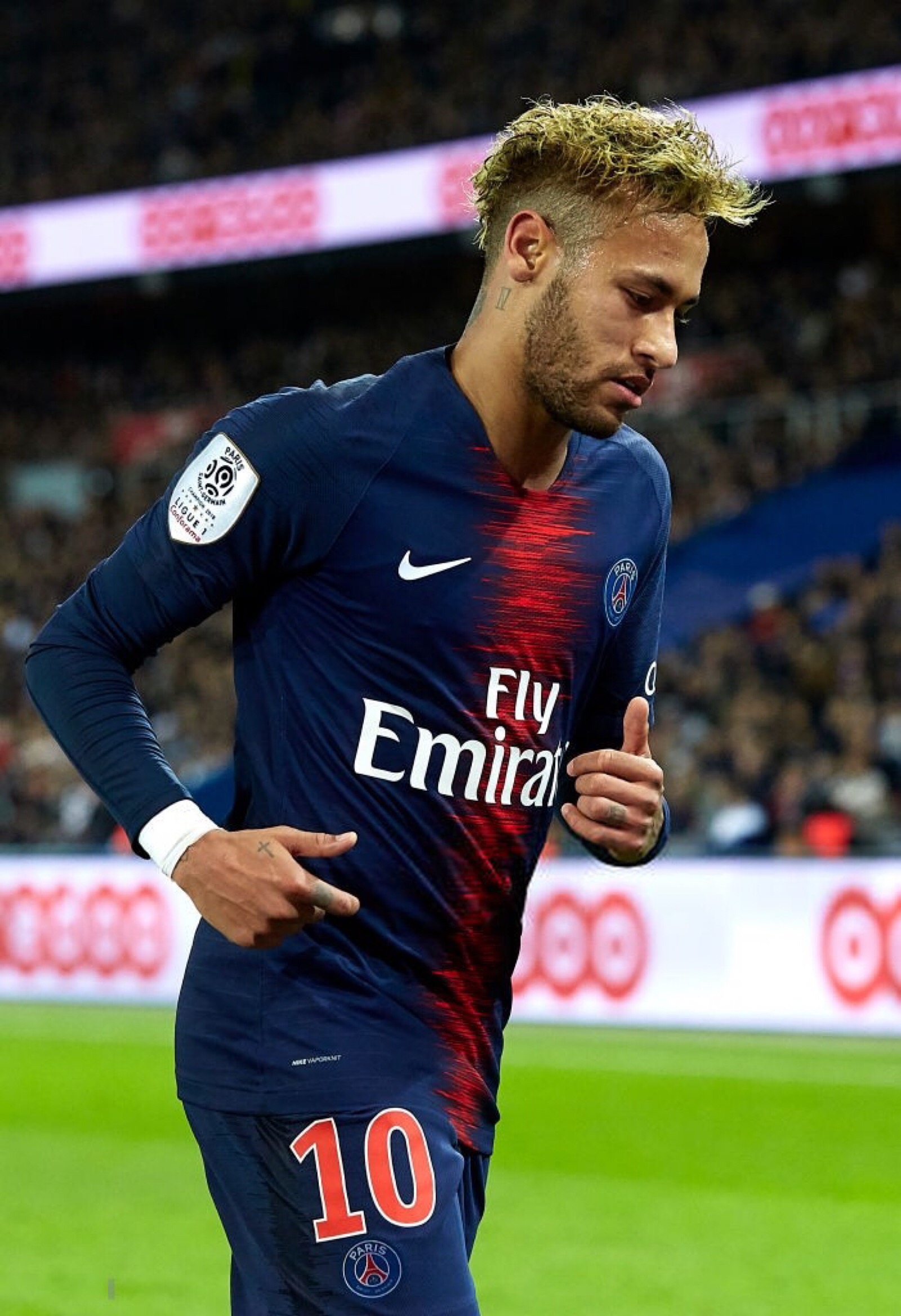 斯基拉：英超俱乐部想签圣地亚哥-卡斯特罗，但博洛尼亚不想卖（斯基拉：多家英超队相中圣地亚哥-卡斯特罗，博洛尼亚无意放人）