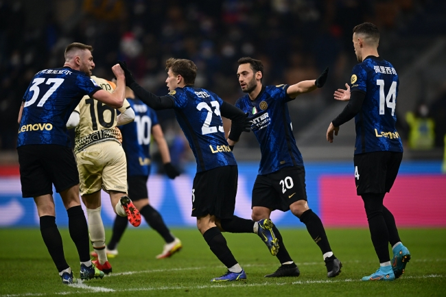 官方：德甲、德乙球场内的记分牌和屏幕将显示实际补时时间