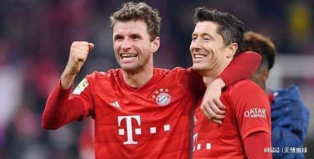 东体：特维斯在申花时训练都由自己决定，波耶特控制不了球队