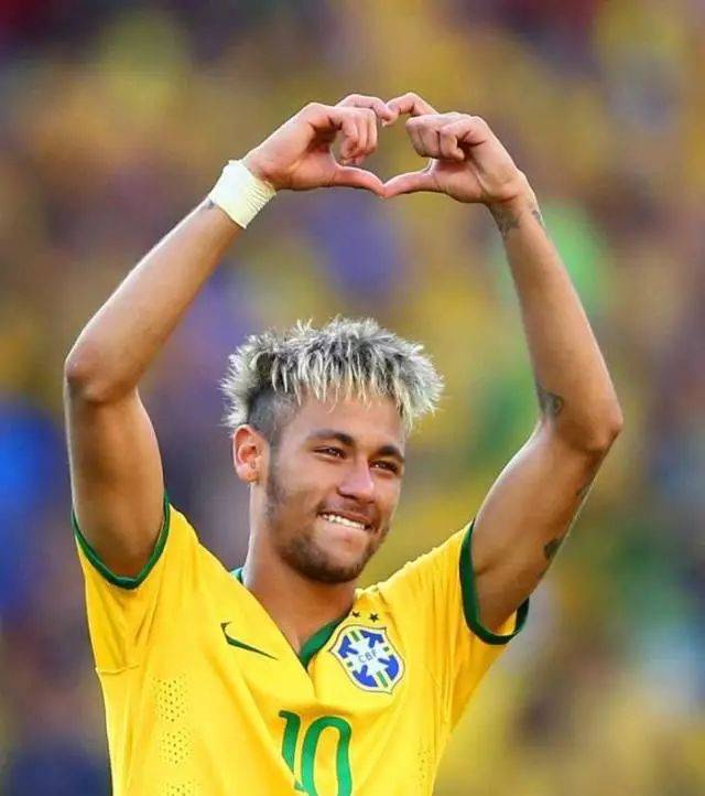 安东尼奥：调整阵容是为了给队员更多机会，同时保证球员健康（安东尼奥：通过调整阵容为球员创造更多机会，并确保健康）