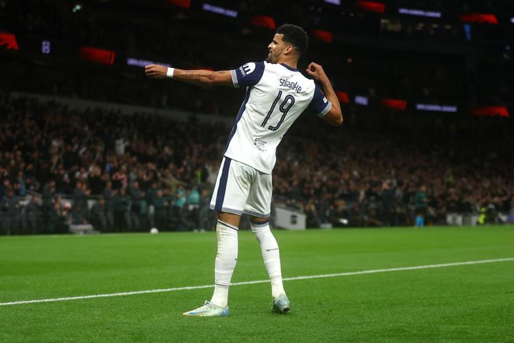 徐根宝：希望海港给国足输送更好的球员 我们的目标是世界杯（徐根宝：盼海港为国足输送精英，目标直指世界杯）