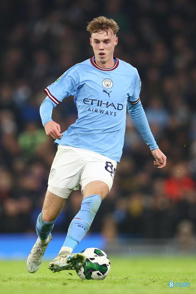 西媒：阿隆索要求皇马全队赛前在毕尔巴鄂过夜，引发球员不满（西媒称阿隆索要求皇马赛前全队在毕尔巴鄂留宿，惹球员不满）