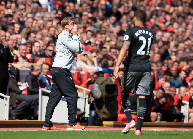 不相伯仲！米兰与那不勒斯近4次交手2胜2负（难分高下：米兰与那不勒斯近4次对决各取两胜）