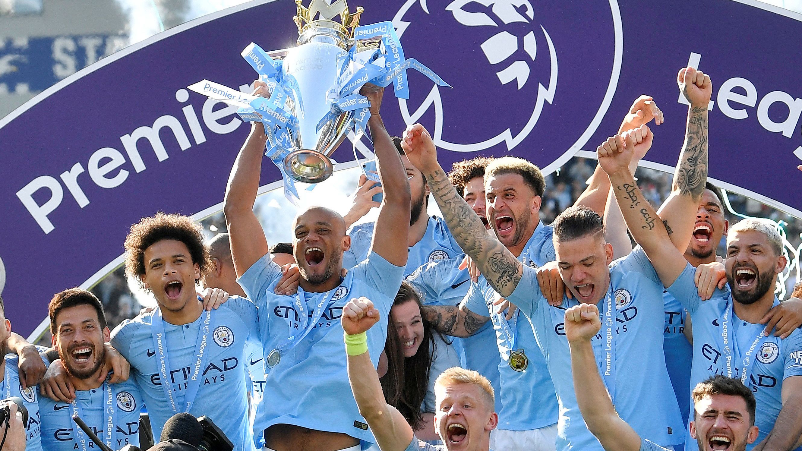 湖人浓眉哥篮下统治助力球队获胜