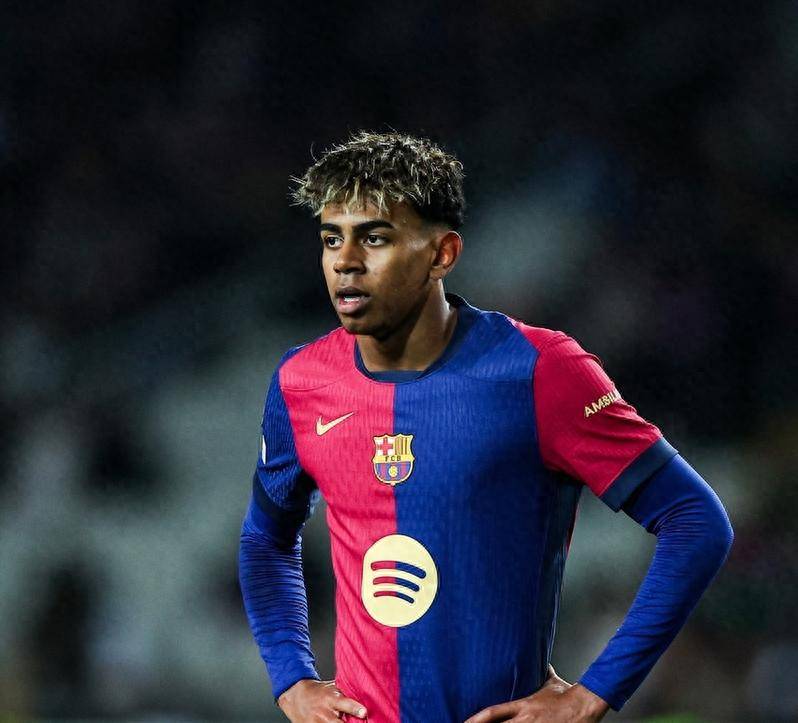 WTT总决赛：林诗栋4-0完胜梁靖崑，挺进男单八强