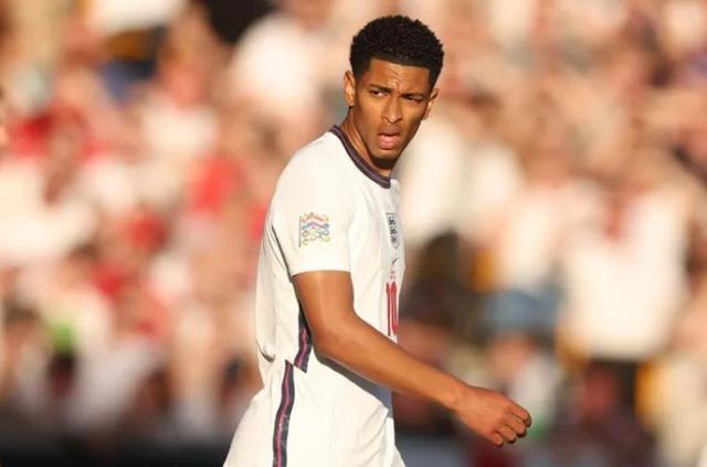 浙江vs海牛：双方均4外援首发，王钰栋出战，汪士钦替补