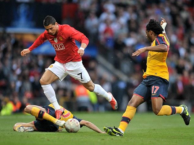 比埃尔霍夫：海外赛对足球发展有帮助，球迷可看到喜欢的球星（比埃尔霍夫称海外比赛有助足球发展，球迷更易看到心仪球星）