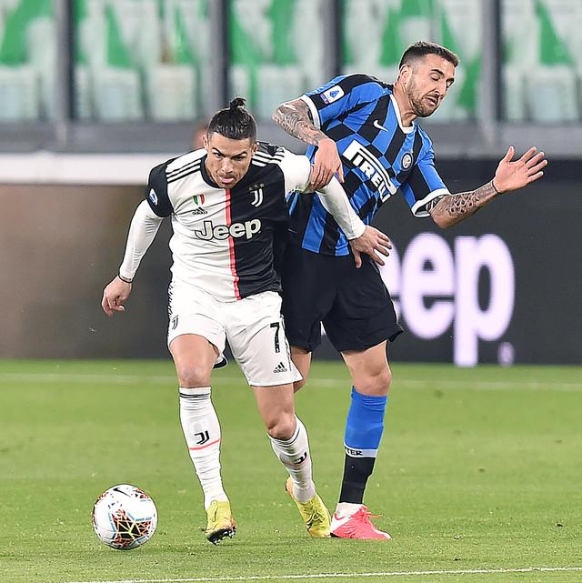 罗马诺：曼城在关注费耶诺德右后卫里德，拜仁也对他有意