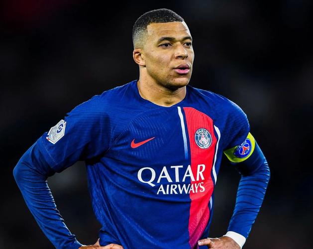 2025非洲足球先生最终入围名单：阿什拉夫、萨拉赫、奥斯梅恩