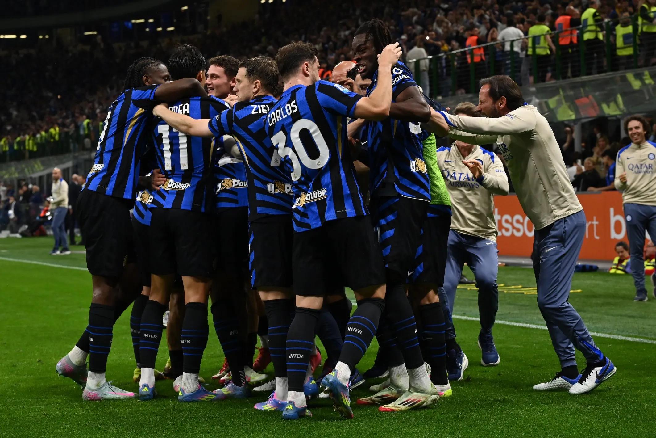 中超赛报：上海申花客场击败广州队,（中超快讯：上海申花客场力克广州队）